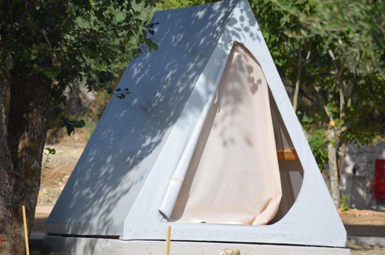 Nirikos Camping Spasmeni Vrisi Bagian luar foto